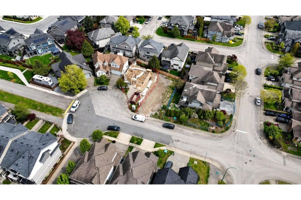 7340 196 Street, Langley, BC V2Y3C3 Photo 4