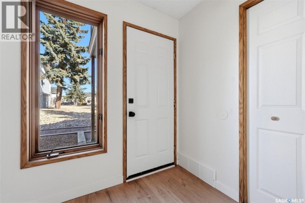 Kitchen - 7342 Bennett Drive, Regina, SK S4X2V3 Photo 3