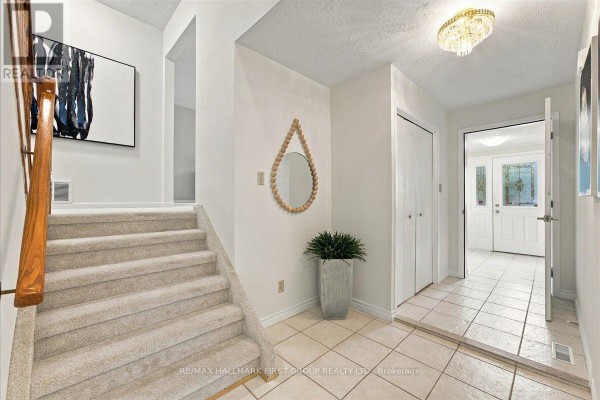 Dining room - 735 Bermuda Avenue, Oshawa, ON L1J6B1 Photo 4