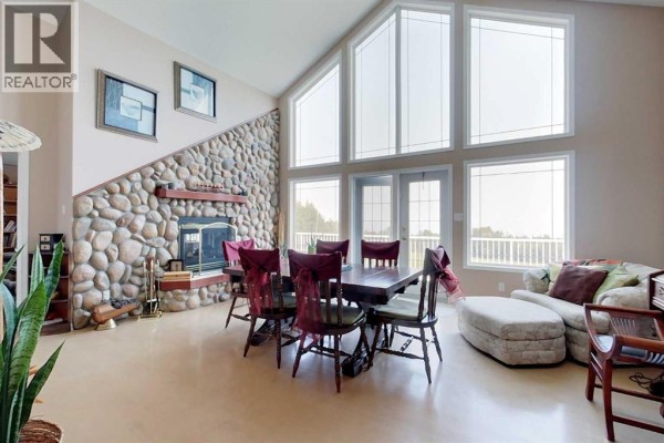 Family room - 735021 Range Road 80  Sw, Canyon Creek, AB T0G0M0 Photo 4