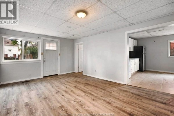 Living room - 736 University East Unit# 3, Windsor, ON N9A2Z7 Photo 3