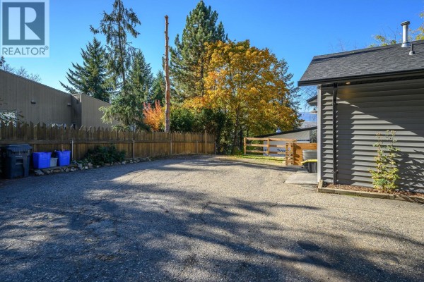 Family room - 7364 L & A Road, Vernon, BC V1B3S6 Photo 3