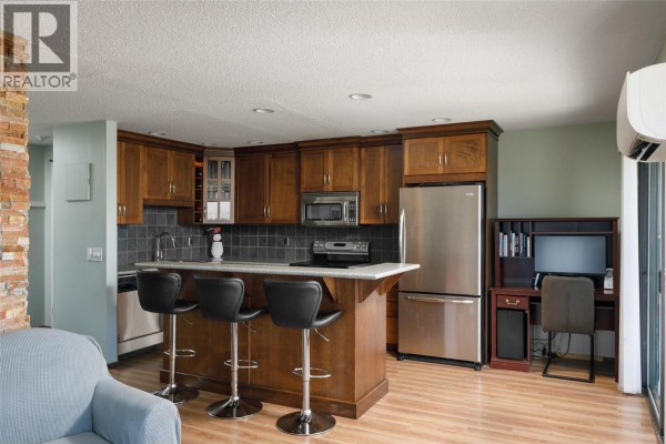 Living room - 737 Leon Avenue Unit# 807, Kelowna, BC V1Y8L6 Photo 5