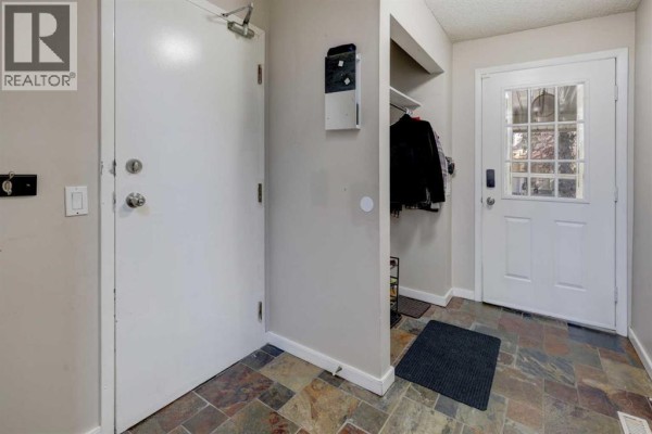 2pc Bathroom - 738 Queenston Terrace Se, Calgary, AB T2J6H6 Photo 4