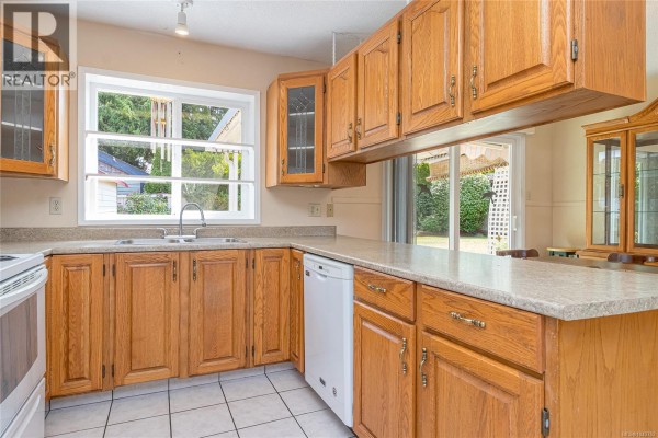 738 Soriel Rd, Parksville, BC, photo 3