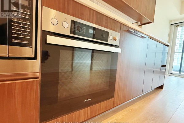 739 - 1 Concord Cityplace Way, Toronto, ON M5V0X3 Photo 4