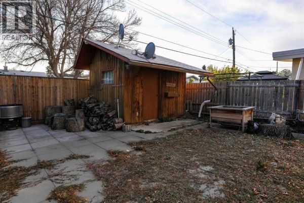 4pc Bathroom - 739 23 Street N, Lethbridge, AB T1H3S8 Photo 2