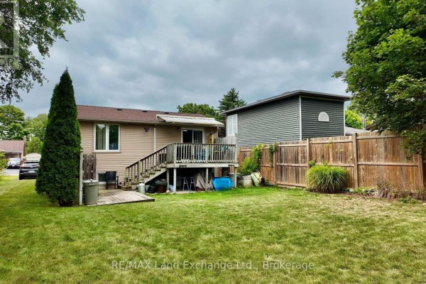739 Palmateer Drive, Kincardine, ON N2Z1R8 Photo 5