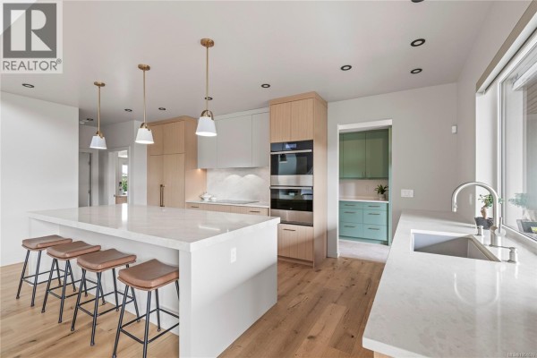 Kitchen - 7393 Sunbury Rd, Lantzville, BC V0R2H0 Photo 5