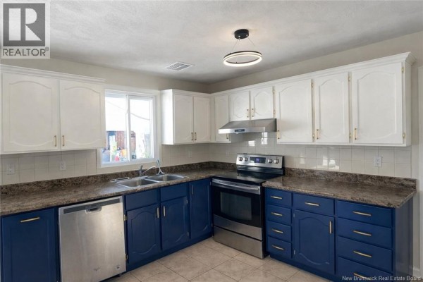 74 Ashley Crescent, Moncton, NB E1G1R4 Photo 2
