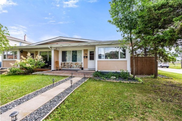 Eat in kitchen - 74 Bluewater Crescent, Winnipeg, MB R2J2P8 Photo 2