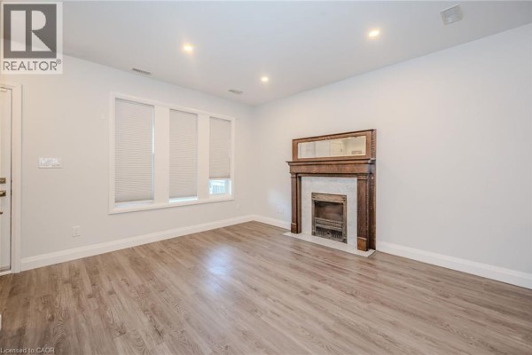 Living room - 74 Cathcart Street, Hamilton, ON L8R1M5 Photo 5
