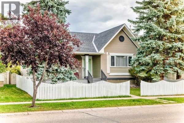 Bedroom - 74 Cimarron Drive, Okotoks, AB T1S1R9 Photo 2
