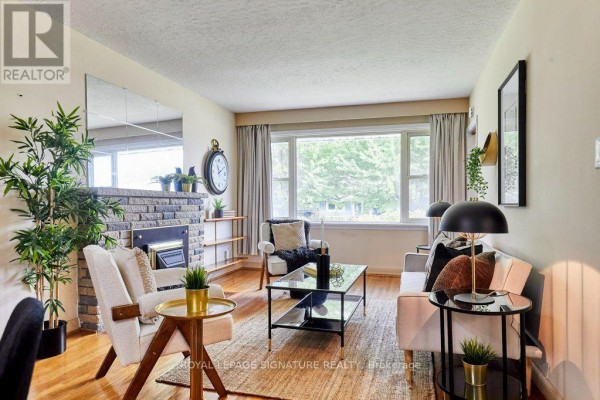 Living room - 74 Forest Road, Ajax, ON L1S2N3 Photo 2