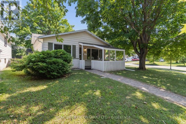 74 Helene Crescent, Waterloo, ON N2L5E5 Photo 4
