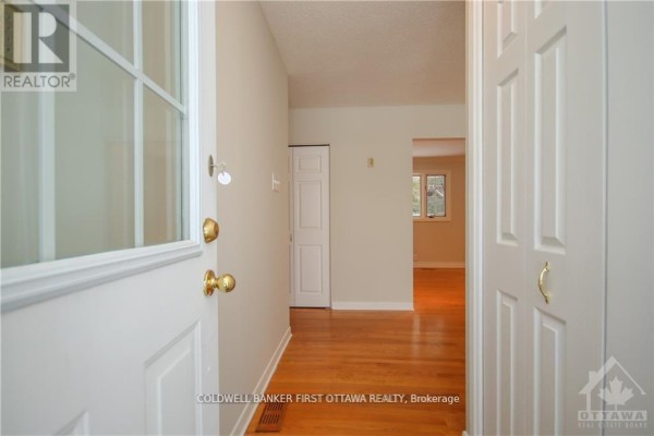 Primary Bedroom - 74 Hilliard Avenue, Ottawa, ON K2E6C1 Photo 4