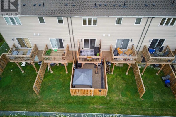 74 Laguna Village Crescent, Hamilton, ON L0R1P0 Photo 4