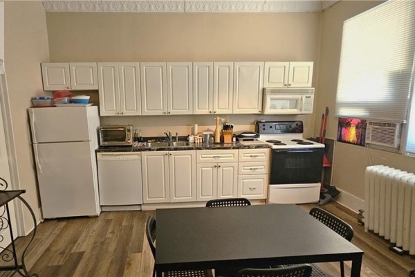 74 Locke Street N, Hamilton, ON L8R3A5 Photo 4