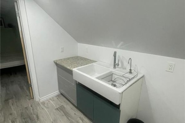 Kitchen - 74 Mcdougall Road Unit# Upper, Waterloo, ON N2L2W5 Photo 5