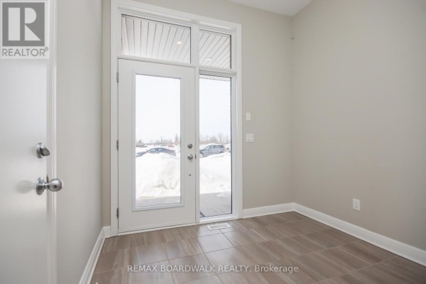 74 Michael Stoqua Street, Ottawa, ON K1K5A2 Photo 4