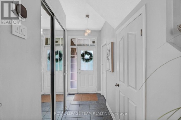 74 Milner Downs Crescent, Ottawa, ON, photo 3