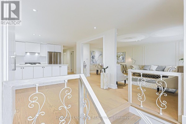 74 Navaho Drive, Toronto, ON M2H2X3 Photo 4