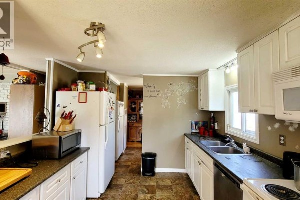 Bedroom - 74 Northstar Drive, Sylvan Lake, AB T4S1J4 Photo 2