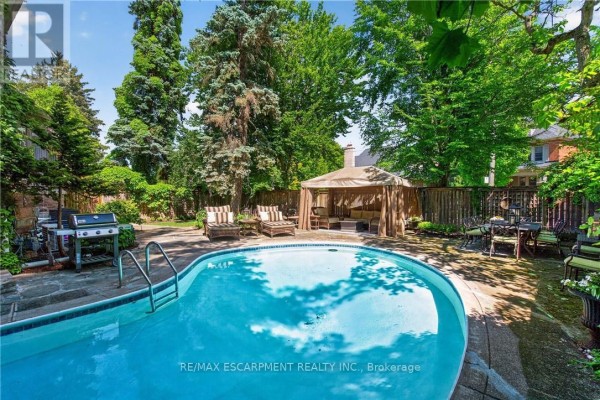 74 Oak Knoll Drive, Hamilton, ON, photo 2