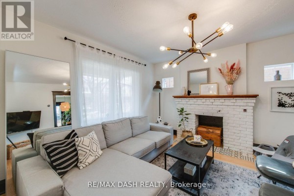 74 Oak Park Avenue, Toronto, ON M4C4M3 Photo 3