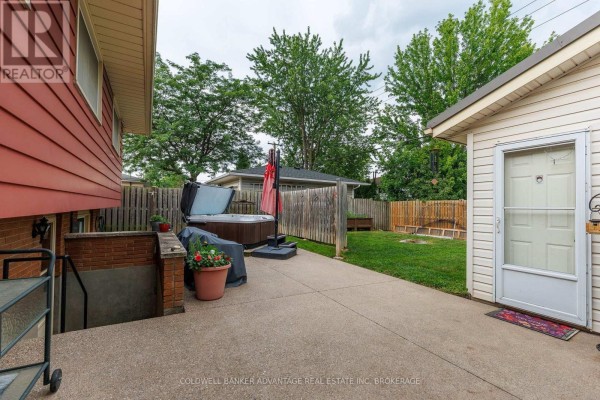 Bedroom 3 - 74 Pinehurst Drive, Welland, ON L3C3J1 Photo 4