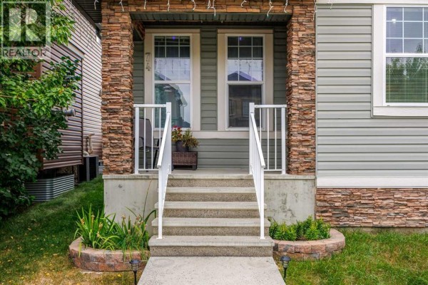74 Ravenswynd Rise Se, Airdrie, AB, photo 2