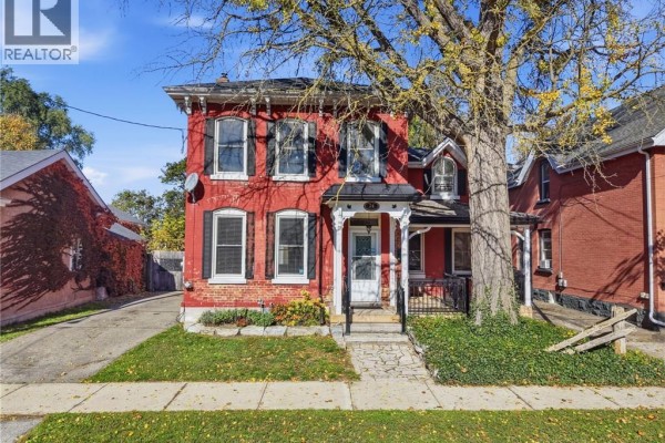 2pc Bathroom - 74 Richmond Street, Brantford, ON N3T3Y5 Photo 5