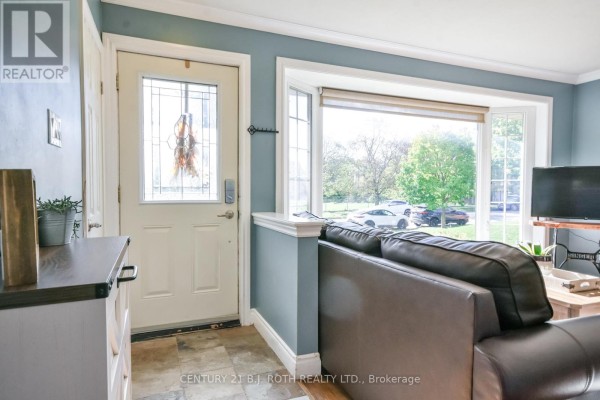 Dining room - 74 Rose Street, Barrie, ON L4M2T2 Photo 3