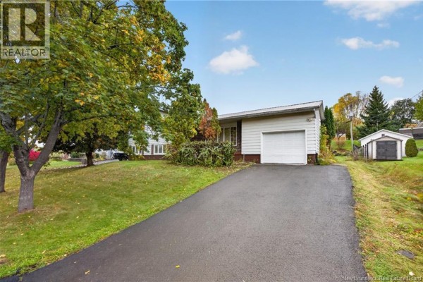 Family room - 74 Talisman Crescent, Fredericton, NB E3C1L9 Photo 4