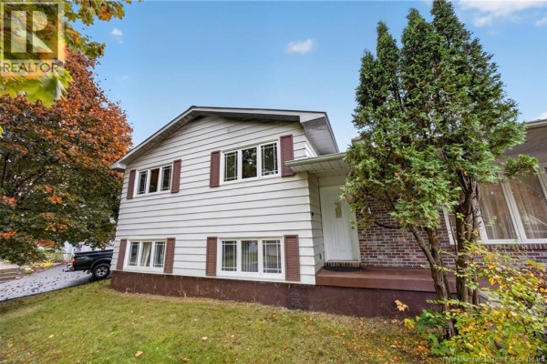 Bath (# pieces 1-6) - 74 Talisman Crescent, Fredericton, NB E3C1L9 Photo 5