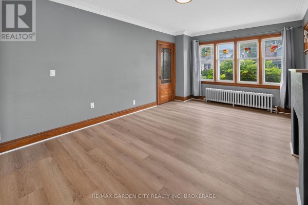 Bedroom - 74 Wiley Street, St  Catharines, ON L2R4G6 Photo 5