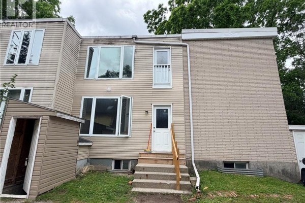 Bedroom - 74 William Street W Unit# 3, Waterloo, ON N2L1J7 Photo 3