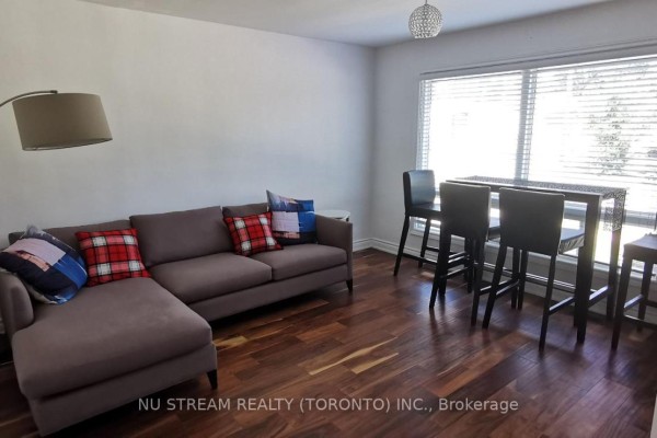 Primary Bedroom - Main - 74 Wye Valley Road, Toronto, ON M1P2A6 Photo 4