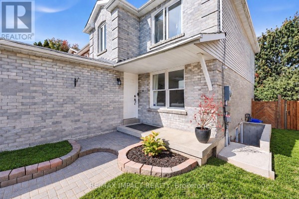 Kitchen - 74 Yorkville Drive, Clarington, ON L1E2A6 Photo 3