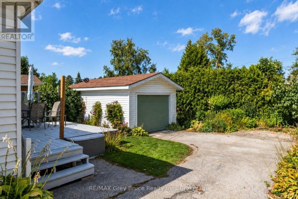 740 5th Street E, Owen Sound, ON N4K1E5 Photo 5