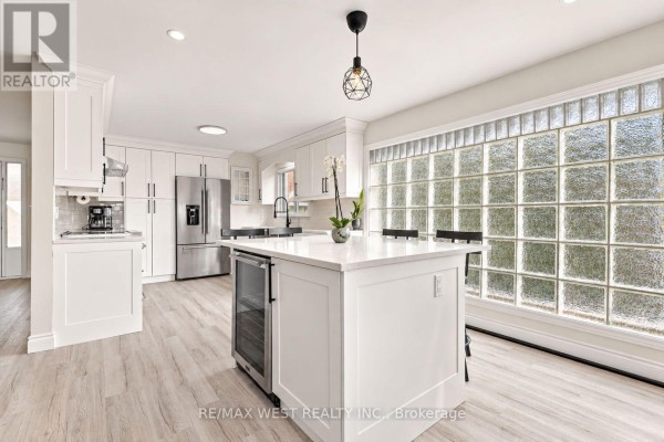 Kitchen - 740 Broadview Avenue, Orillia, ON L3V6P3 Photo 4
