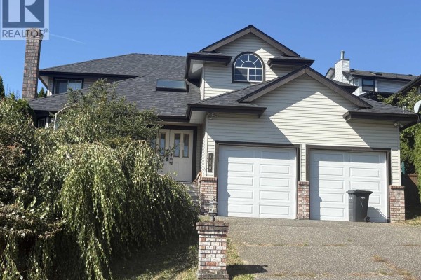 740 Clearwater Way, Coquitlam, BC V3C6A3 Photo 2