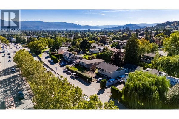 Bedroom - 740 Glenmore Drive, Kelowna, BC V1Y4N8 Photo 4