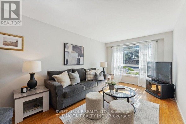 Eating area - 740 Krosno Boulevard, Pickering, ON L1W1G3 Photo 3