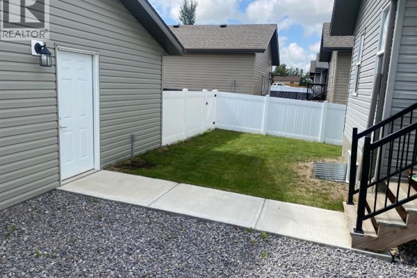 Bedroom - 7401 44 Avenue, Camrose, AB T4V5E1 Photo 5