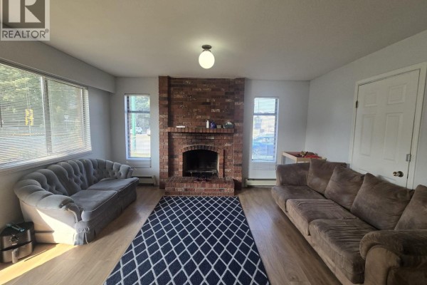7405 4th Street, Burnaby, BC V3N4T4 Photo 4