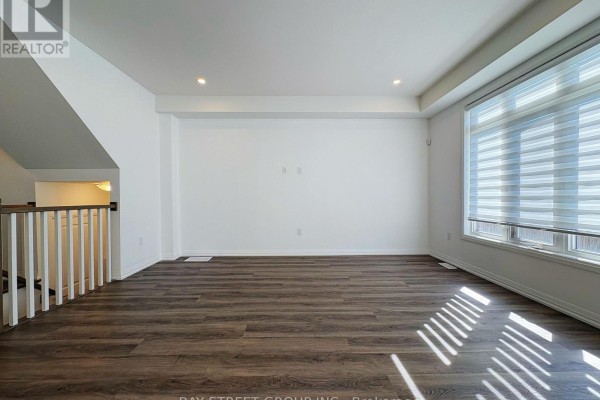 7405 Matteo Drive, Niagara Falls, ON L2H2Y6 Photo 4