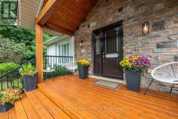 Family room - 7407 Milburough Line E, Milton, ON L0P1B0 Photo 2