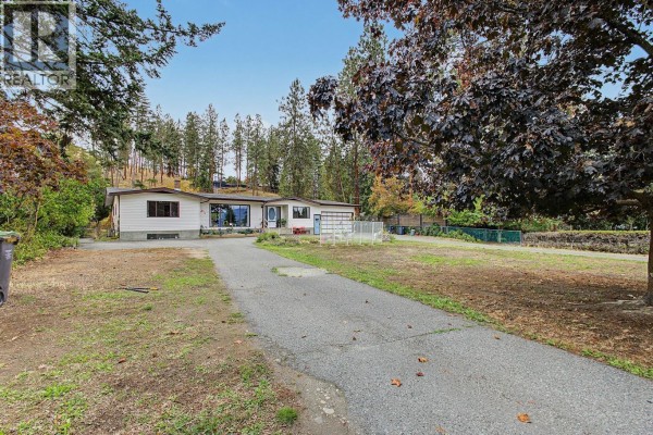 Storage - 741 Barnaby Road, Kelowna, BC V1W4N9 Photo 2