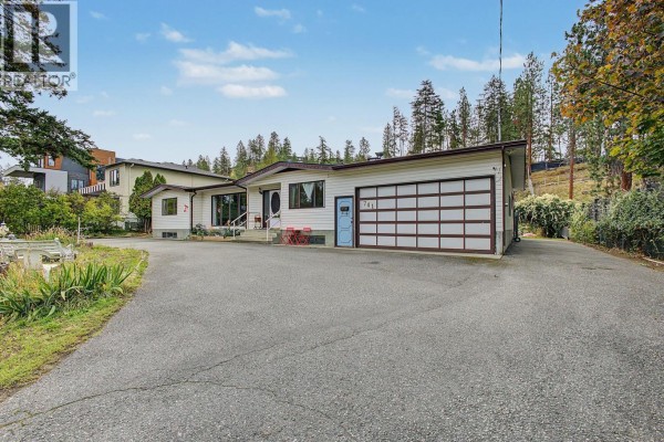 Recreation room - 741 Barnaby Road, Kelowna, BC V1W4N9 Photo 4